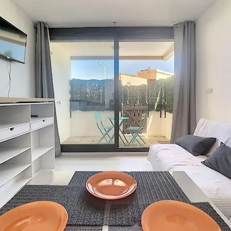 Magnifique Studio Cabine Avec Terrasse Et Parking Leucate